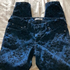 Free people size 27 cropped blue pants with black velvet print